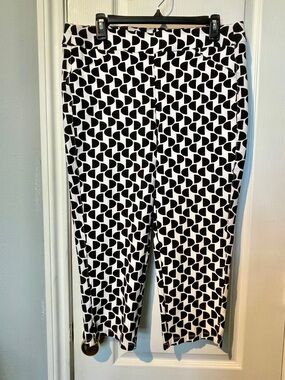 Chico's Black & White Capri Crop Pants Traveler's Collection 2 Large NWOT